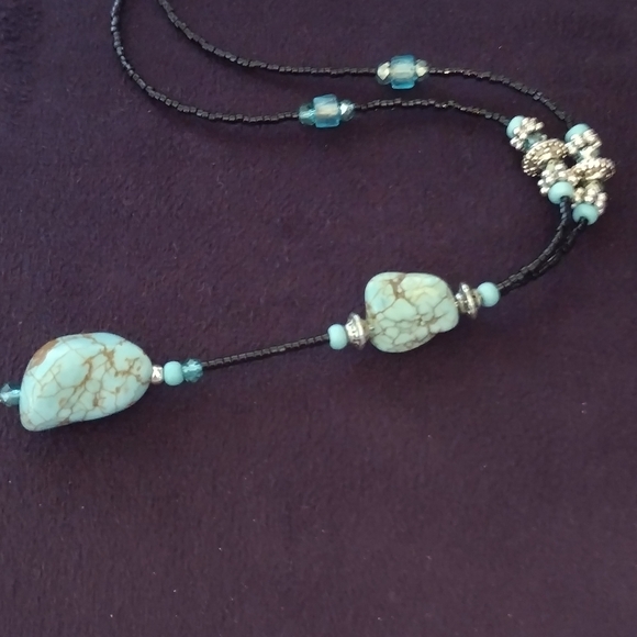 Elegant Black and Turquoise Necklace - Picture 3 of 9